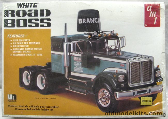 AMT 1/25 White Road Boss Semi Truck, T542 plastic model kit